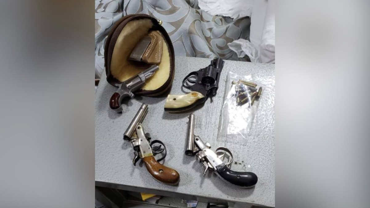 PC cumpre mandado de busca e apreensão contra morador que chamou porteira de "macaca"