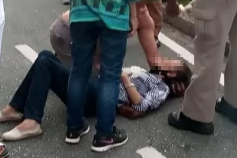 Idosa é ferida com maracujá congelado em ato contra STF