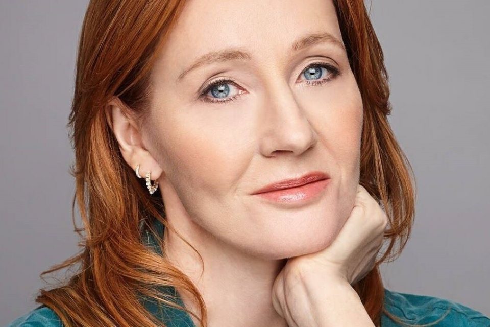 J.K. Rowling, autora de 'Harry Potter', lança novo romance infantil neste ano