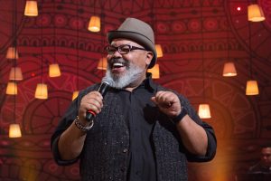 Cantor Jorge Aragão é internado e passa por cateterismo