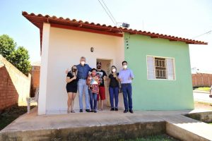 Entrega de casas no Residencial João Paulo II (Foto: divulgação/Governo)