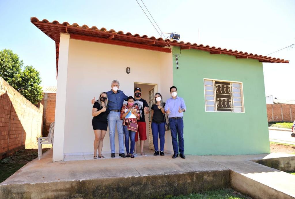 Entrega de casas no Residencial João Paulo II (Foto: divulgação/Governo)