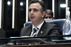 Pacheco descarta cumprir decisão de juiz que veta Renan como relator da CPI