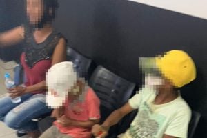 Polícia liberta família de Jataí que era mantida em cárcere privado em MG - Na tarde desta segunda-feira (26), policiais da Delegacia Especializada no Atendimento à Mulher (Deam) resgataram uma família de Jataí