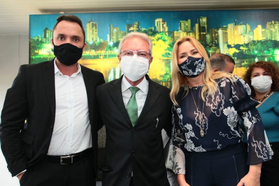 Valéria, Fábio Cammarota e André Rodrigues são empossados, em Goiânia