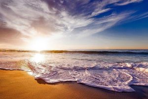 O Japão decidiu jogar no mar a água contaminada da acidentada central nuclear de Fukushima - informa a imprensa japonesa - Japão vai despejar no mar água contaminada da central de Fukushima