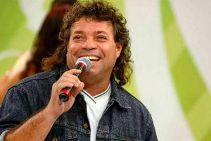 Morre o cantor Augusto César vítima da Covid-19
