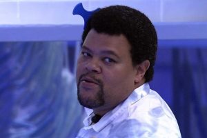 Babu Santana lança nova música sobre situação da covid-19 no Brasil