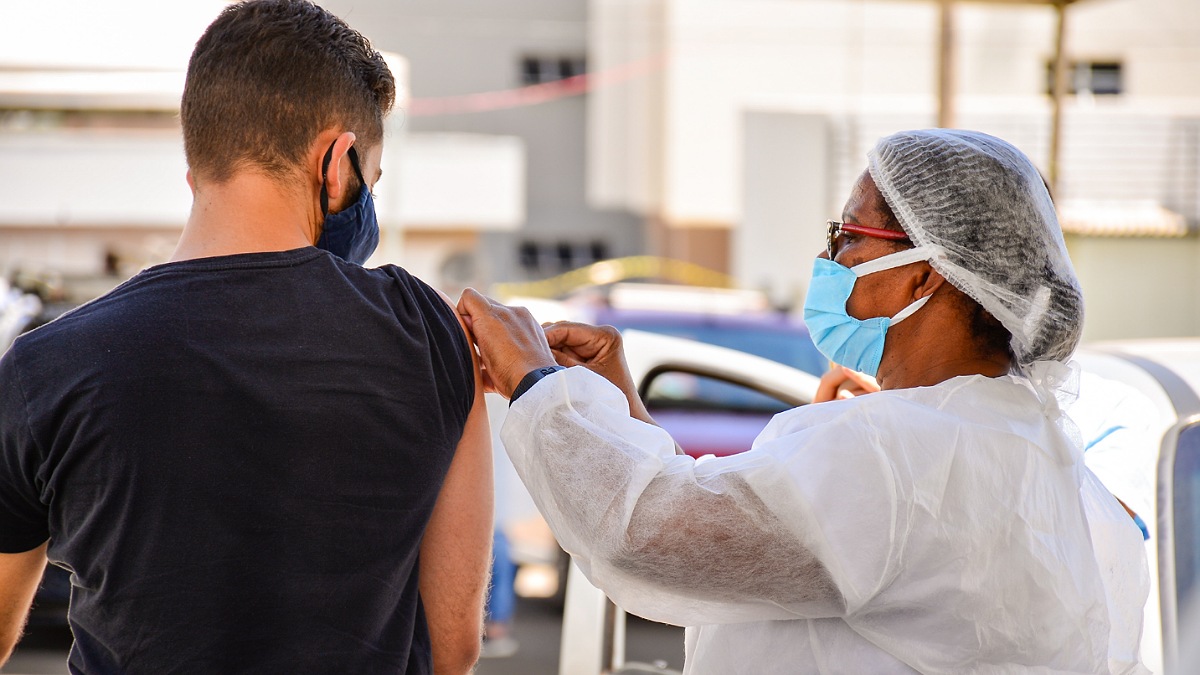 Vacinação contra covid-19 em Goiás (Foto: Jucimar Sousa/Divulgação)