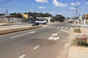 Um idoso que dirigia moto ficou em estado grave após se envolver em um acidente de trânsito na manhã deste domingo (9), em Goiânia. (Foto: divulgação/Polícia Civil)