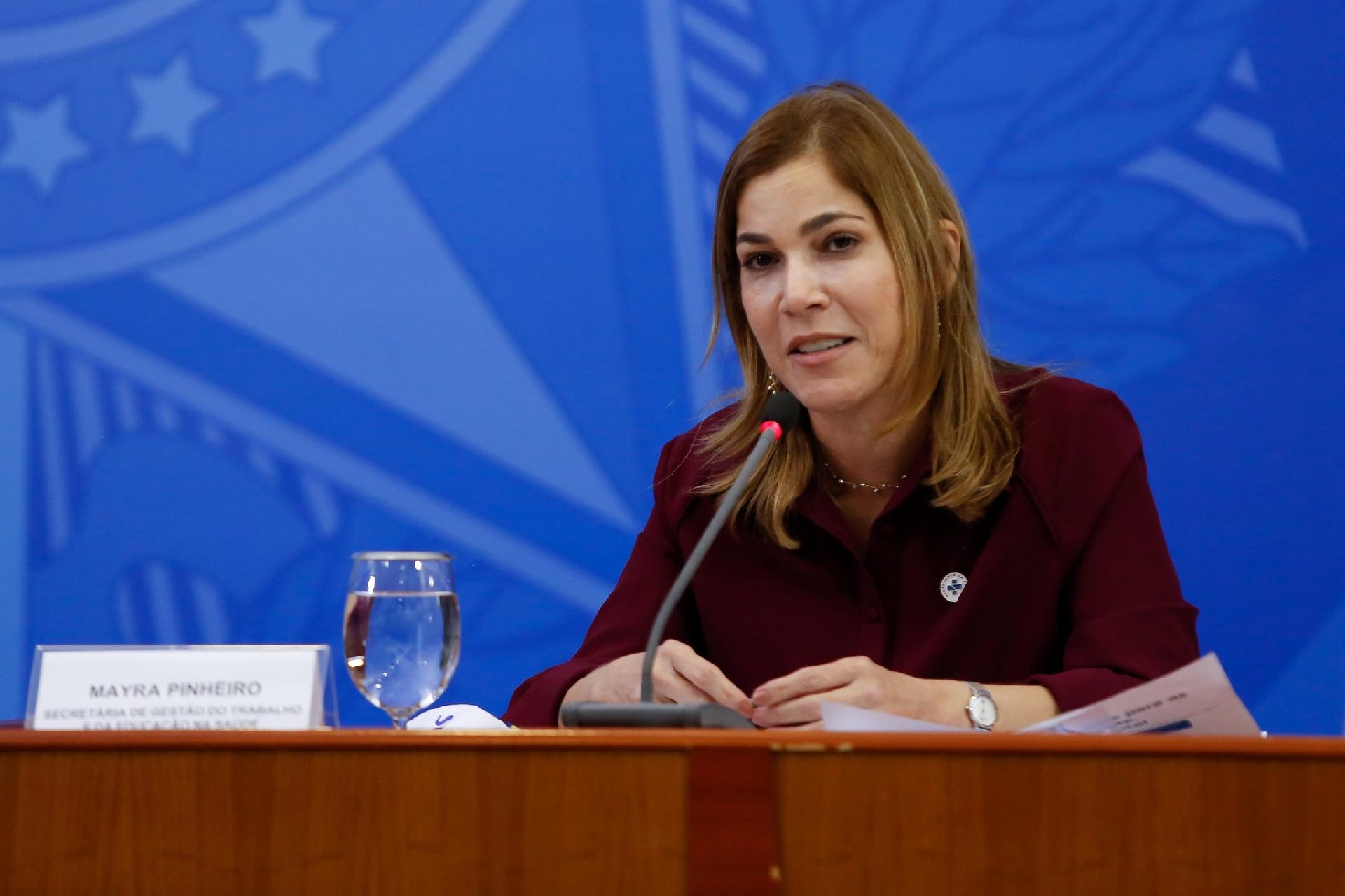 'Capitã cloroquina' deixa Saúde e recebe cargo no Ministério do Trabalho