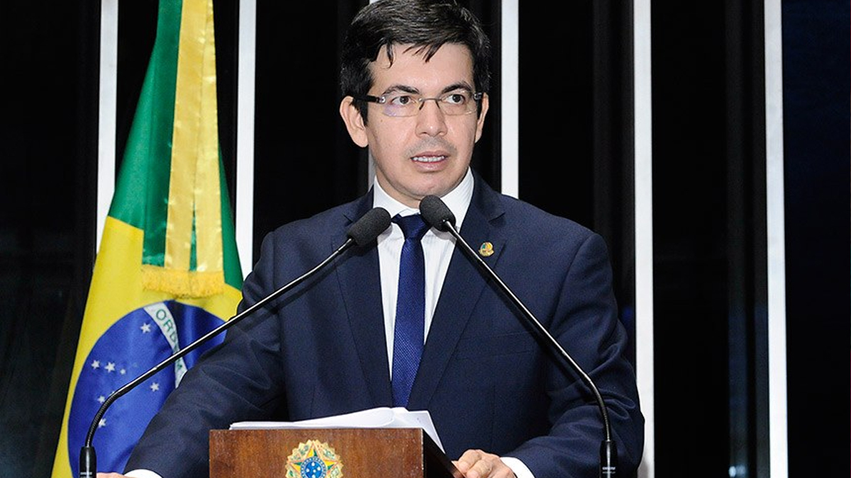 Mais um nome pode engrossas a rerceira via: Randolfe Rodrigues