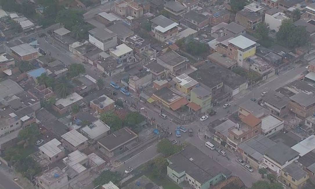 Imagem aérea da região do ataque a tiros no Rio de Janeiro (RJ) (Foto: reprodução/O Globo)