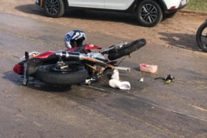 Um homem de 28 anos perdeu o braço direito durante um acidente de trânsito, no final da tarde desta terça-feira (25), na GO-330, em Anápolis