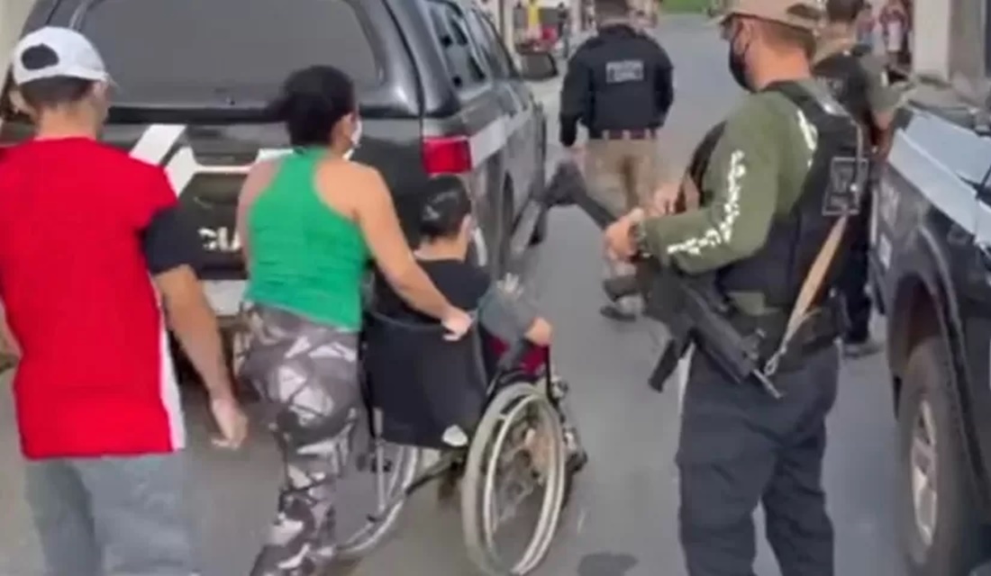 Polícia Civil do Piauí deflagrou na última quinta (29) e sexta-feira (30) uma operação que culminou na identificação de um homem tetraplégico suspeito de chefiar - Tetraplégico é suspeito de aplicar golpes se passando por pai de santo