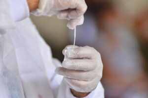 Polícia investiga colaboradores por fraudes contra laboratório de Goiânia