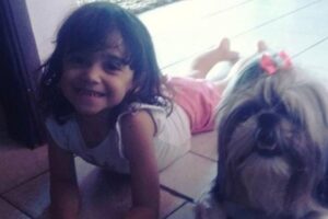- Lilica- Cachorra morre ao evitar que pitbull - Larah Milano, de 8 anos, escapou do ataque de um pitbull graças a sua cachorra de estimação, Lilica. A shih-tzu entrou na frente da menina, - atacasse criança em SP