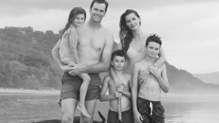 Tom Brady homenageia Gisele Bündchen e se confunde ao escrever em português