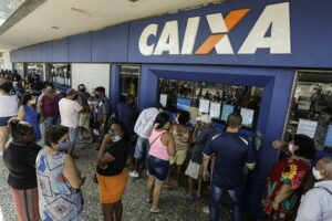 8 milhões de famílias devem enviar dados para evitar bloqueio. Auxílio Brasil: Governo prorroga prazo para atualização de Cadastro Único