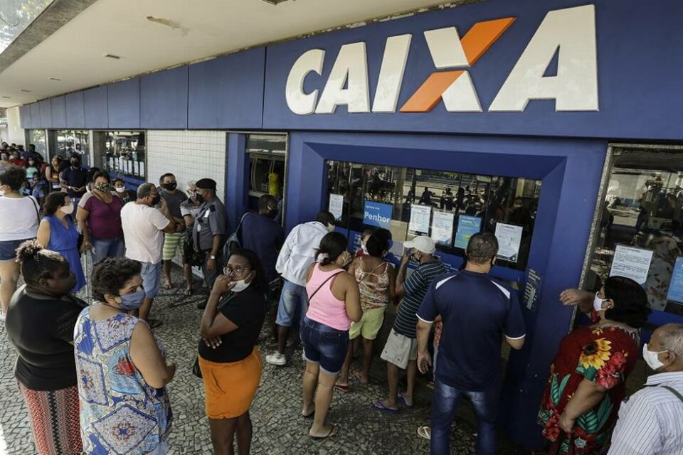 8 milhões de famílias devem enviar dados para evitar bloqueio. Auxílio Brasil: Governo prorroga prazo para atualização de Cadastro Único