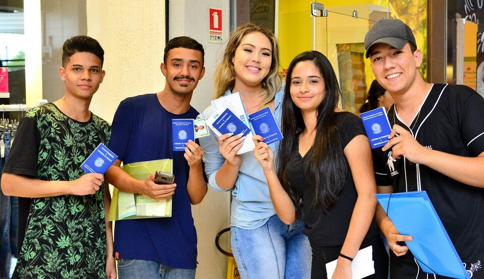Projeto prevê redução de tributos no primeiro ano de contratação