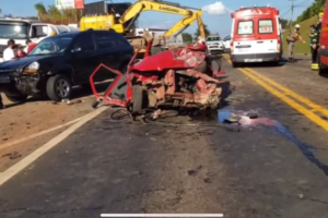 Com filha de 2 anos no carro, mãe é suspeita de causar colisão com carreta no RS; vídeo