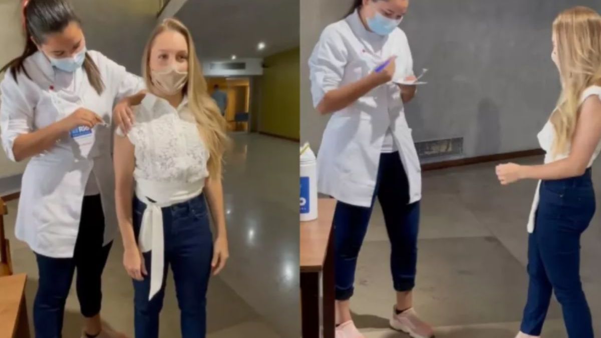 Carla Diaz é vacinada contra a Covid-19 no Rio