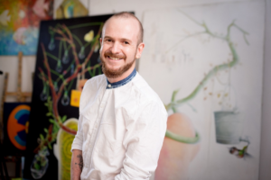 Ivaan Hansen apresenta sua exposição em "Chippados"