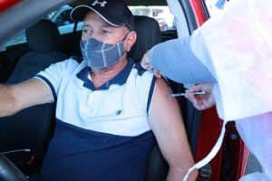 Vacinação em Aparecida de Goiânia (Foto: Enio Medeiros - Aparecida de Goiânia / Divulgação)