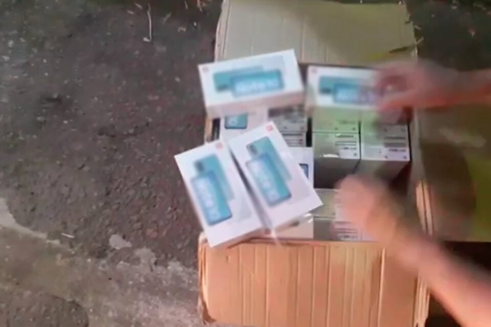 A Polícia Rodoviária Federal (PRF) apreendeu mais de R$ 100 mil em celulares e outros eletrônicos durante uma fiscalização em Porangatu