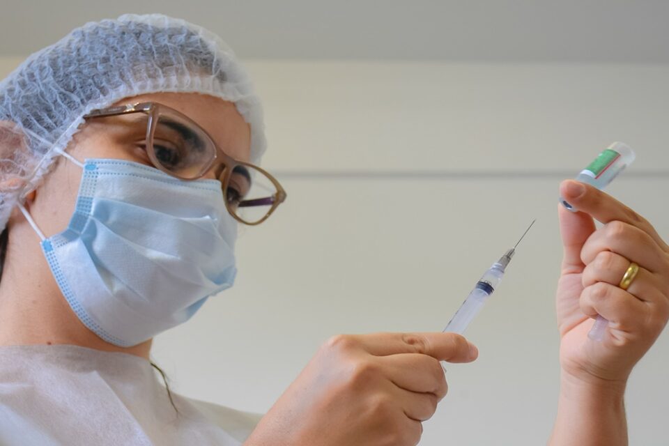 Trindade abriu cadastro para vacinar adolescentes de 12 a 17 anos contra a Covid. Cadastramentos podem ser feitos no app ou site. (Foto: Jucimar de Sousa/Mais Goiás)