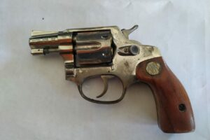 Dupla suspeita de roubo de caminhão morre em confronto com PM