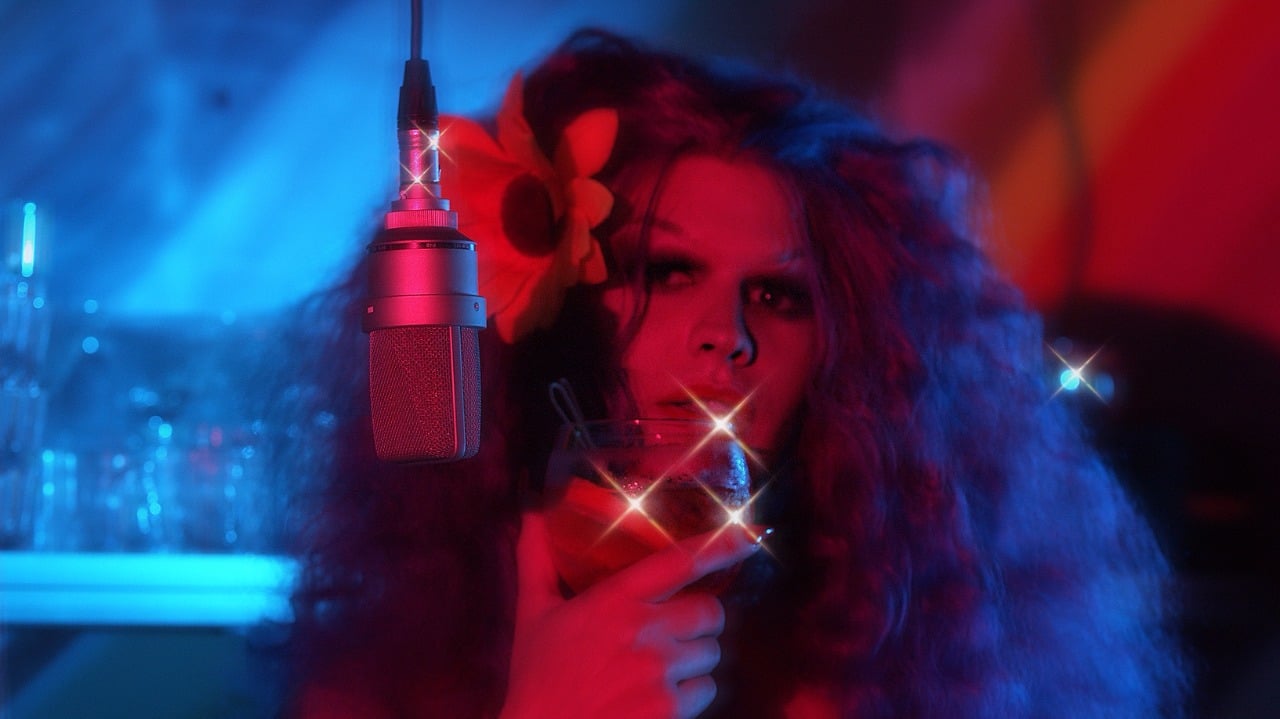 Guilhotina Guinle Drag brasileira assina com selo europeu para novo single, Decisão