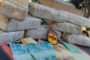Polícia apreende 'super maconha' avaliada em R$ 100 mil em GuapóPolícia apreende 'super maconha' avaliada em R$ 100 mil em Guapó