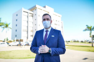 Candidato à presidência do MDB vê Mendanha como nome em 2022