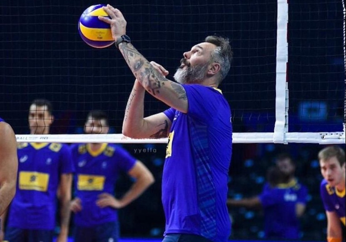 Carlos Schwanke durante treino da seleção. Foto: Reprodução.