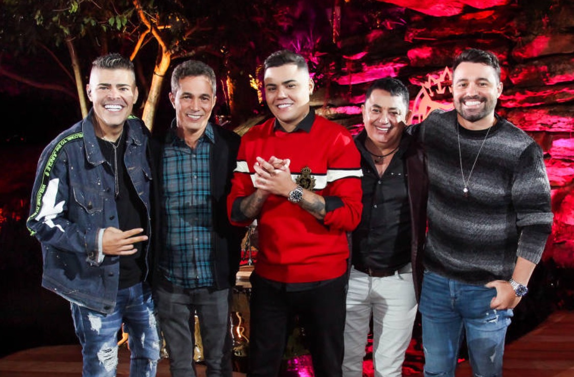 Felipe Araújo grava DVD com Gusttavo Lima e Bruno e Marrone; fotos