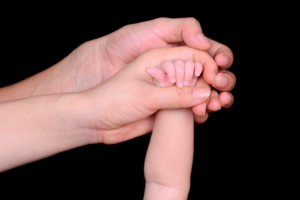 Justiça condena berçário indenizar pais de um bebê que quebrou o braço no estabelecimento