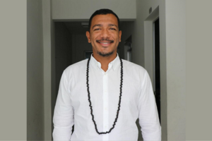 Candidato negro acusa universidade de impedi-lo de assumir cargo de professor