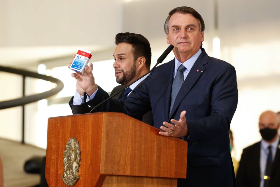 Para grupo majoritário da CPI, pessoas aconselhavam Bolsonaro fora da estrutura do Ministério da Saúde