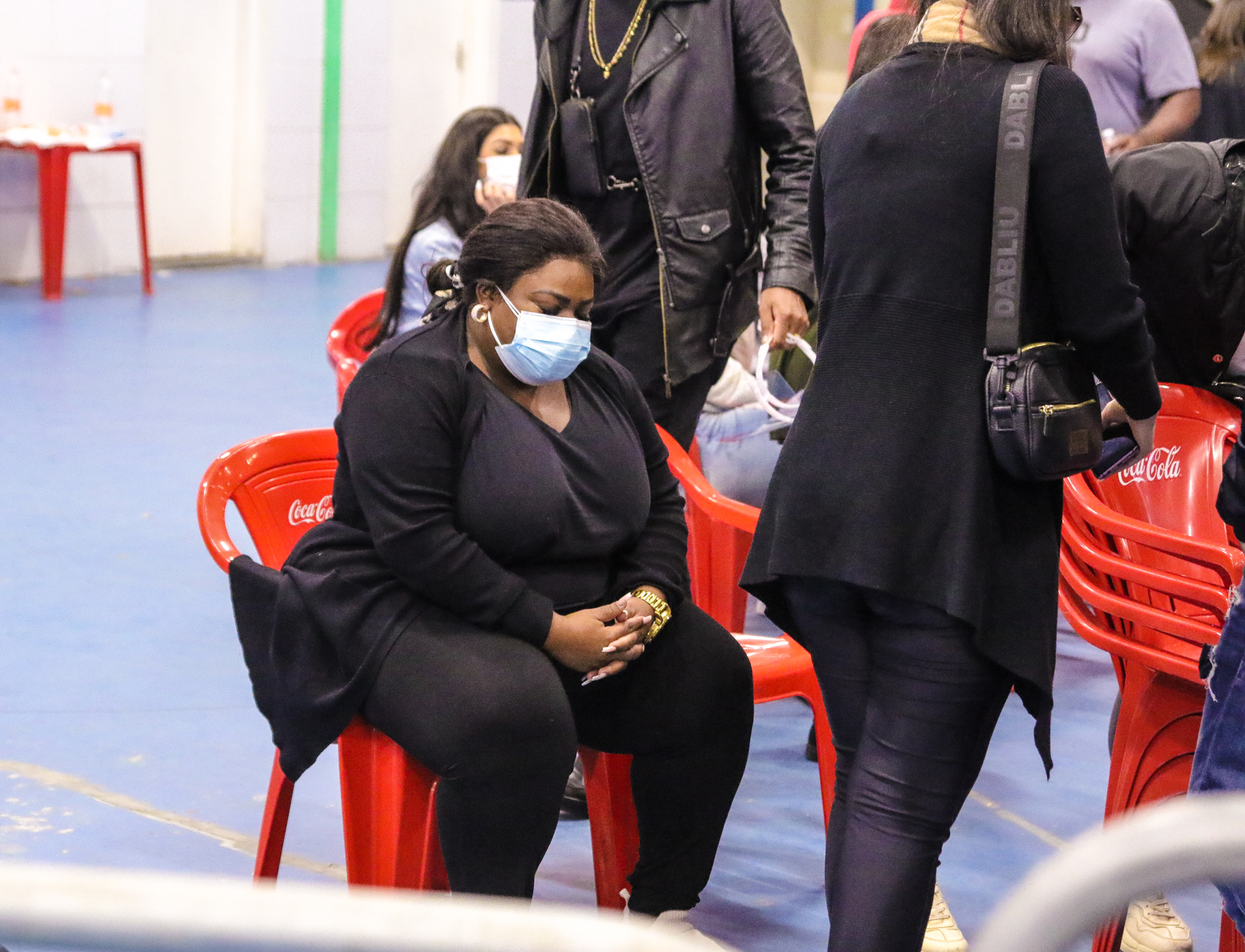 Jojo Todynho comparece ao velório de Mc Kevin; fotos