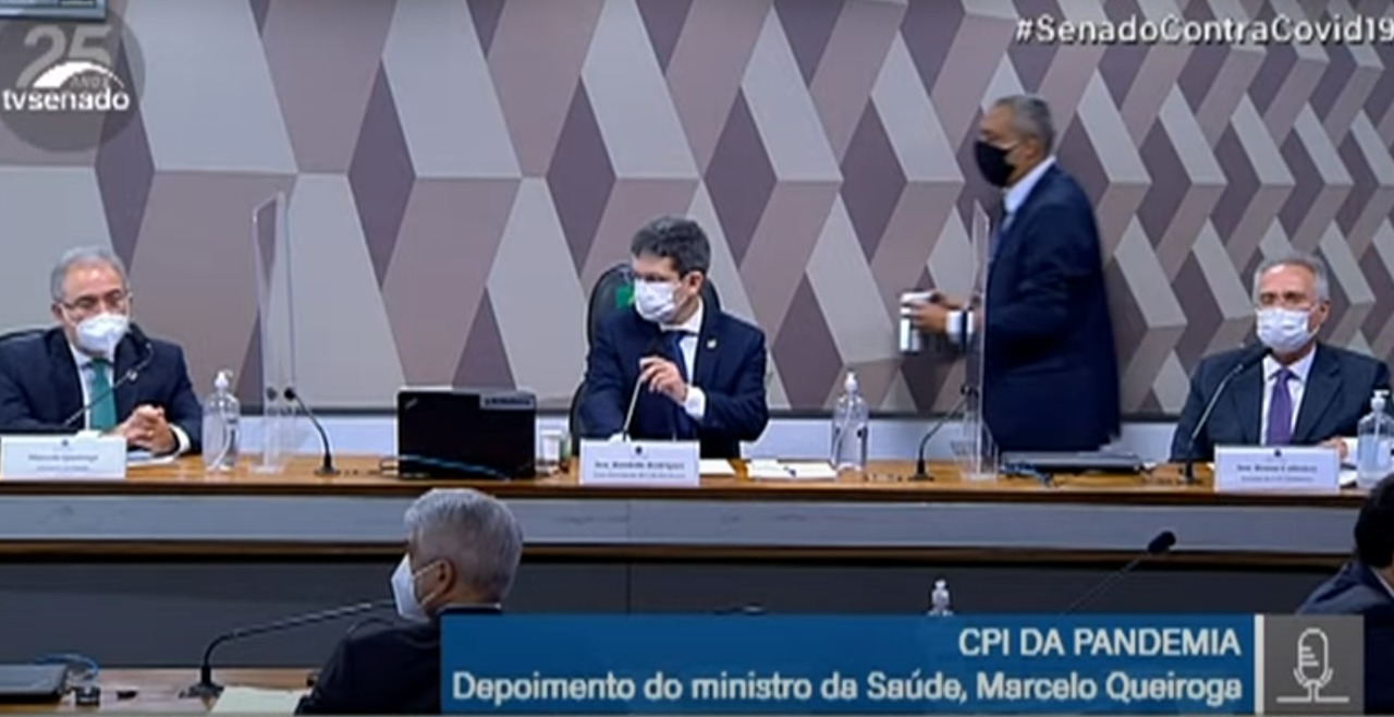 Queiroga afirma que Bolsonaro não lhe orientou a usar cloroquina