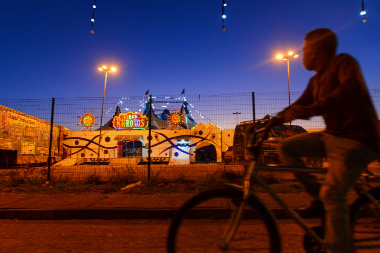 Artistas de circo retomam atividades em meio a futuro incerto