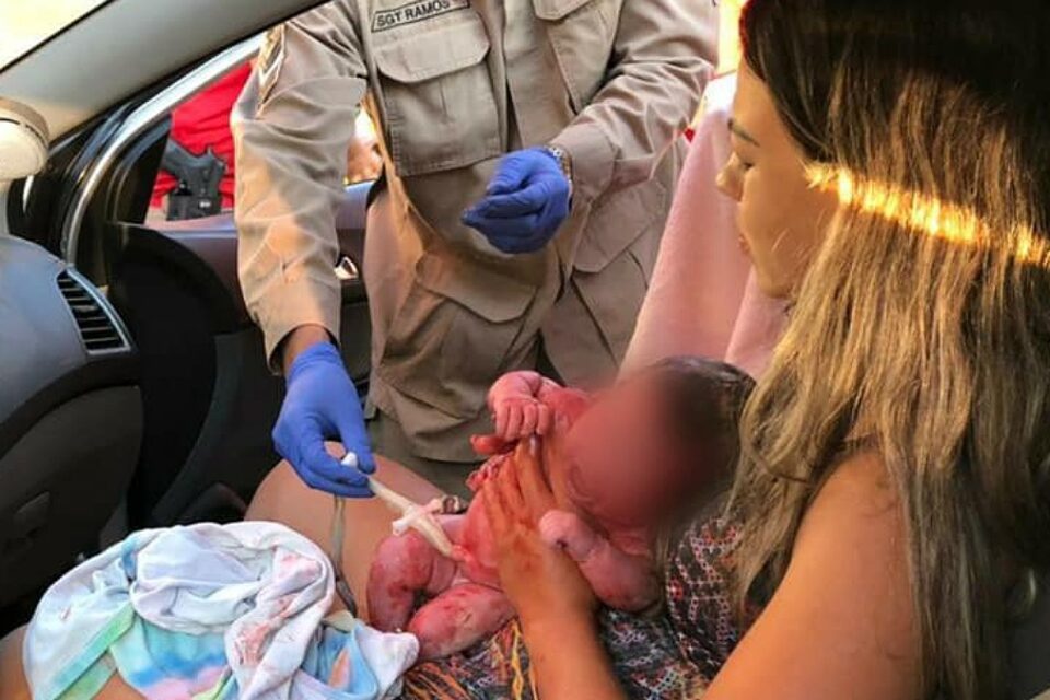 Mulher dá à luz em unidade dos bombeiros