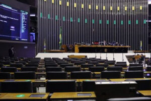 Só dois deputados goianos foram contra mudanças no licenciamento ambiental