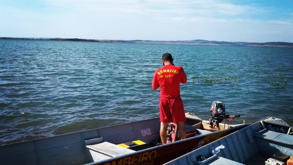 Mecânico náutico é encontrado morto afogado em lago de Três Ranchos (Foto: Divulgação / Bombeiros)
