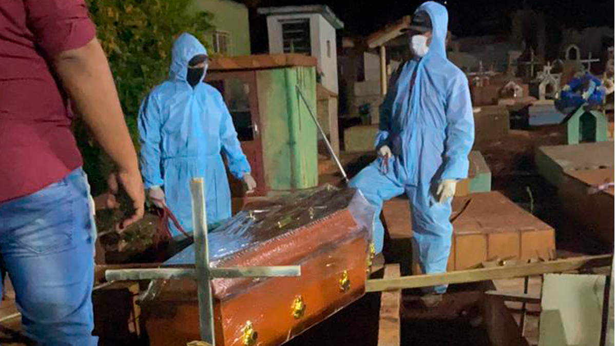 Sepultamento em Maurilândia (Foto: Divulgação/ArquivoPessoal)