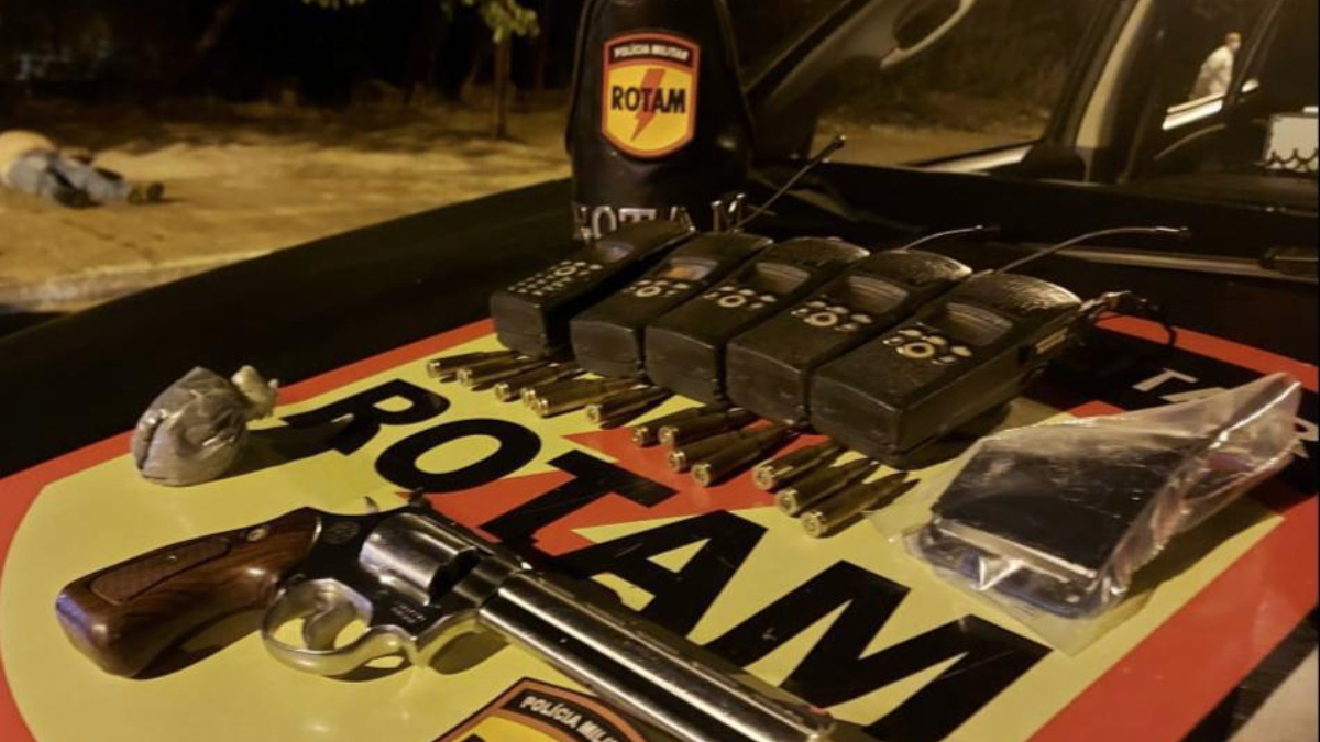 Suspeito de roubo a banco que transportava granada morre em confronto