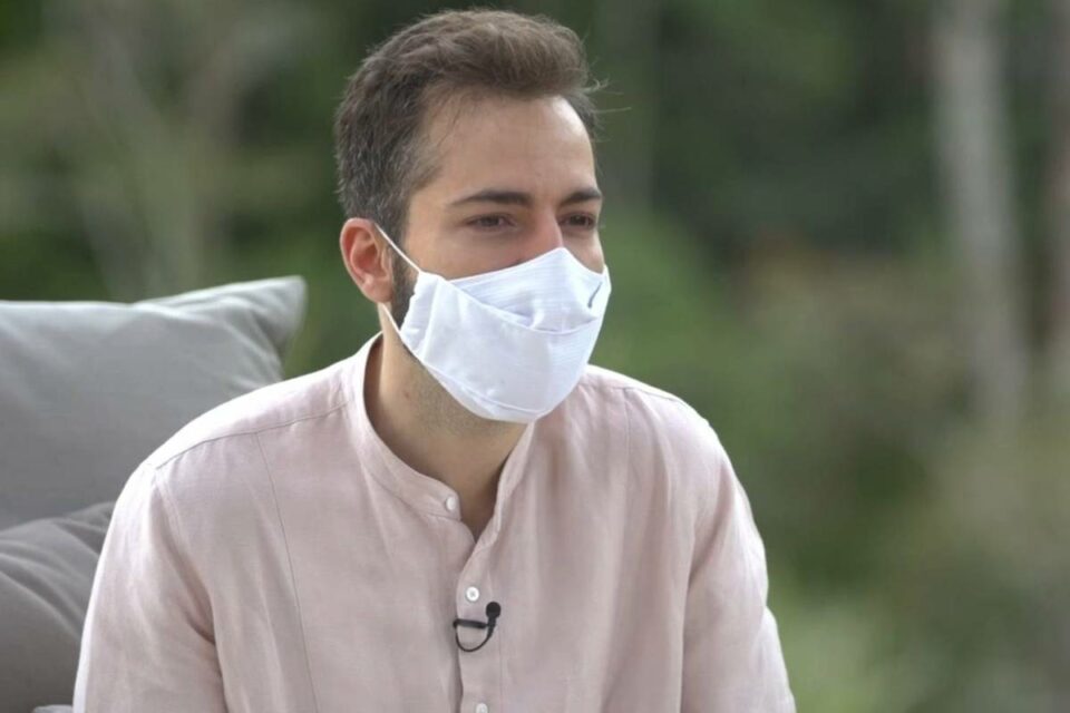 Viúvo de Paulo Gustavo se diz indignado com possível corrupção na compra de vacinas Thales Bretas 'Para sempre o amor da minha vida', diz Thales Bretas sobre Paulo Gustavo