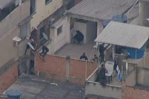 Moradores registram em vídeos ação com 25 mortos no Rio; assista